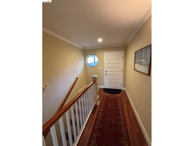Well maintained home on a quiet street, with pleasant views and - photo 4