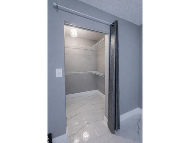 Welcome home! Fully renovated luxury patio home stands far above - photo 34