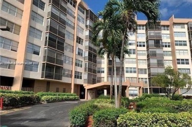 Lake Condo For Sale in Pembroke Pines, Florida