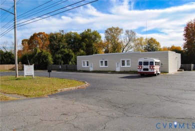 Freestanding Commercial Building with Endless Possibilities!