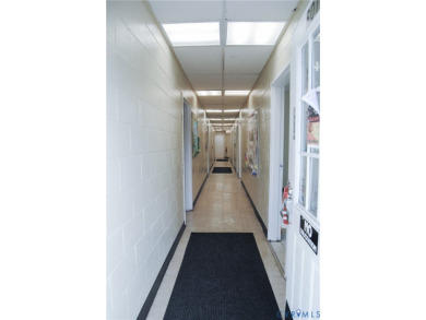 Freestanding Commercial Building with Endless Possibilities!