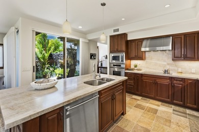 Within the Villages at Mauna Lani, this upgraded residence - photo 3
