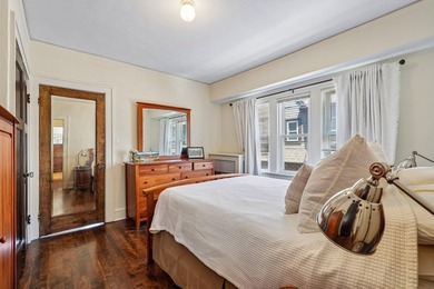 Nestled just 5 blocks from the lake in the heart of Shorewood - photo 14