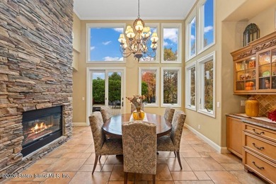 Luxury living at The Summit at Dongan Hills Colony. This - photo 17