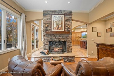 Luxury living at The Summit at Dongan Hills Colony. This - photo 18