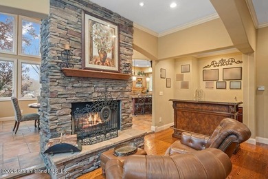 Luxury living at The Summit at Dongan Hills Colony. This - photo 19