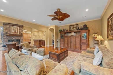 Luxury living at The Summit at Dongan Hills Colony. This - photo 24