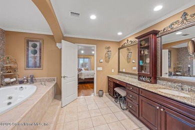 Luxury living at The Summit at Dongan Hills Colony. This - photo 31