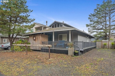 Welcome to your furnished, turnkey coastal retreat in the heart - photo 3