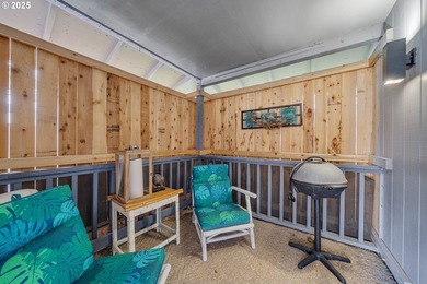 Welcome to your furnished, turnkey coastal retreat in the heart - photo 6