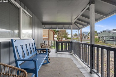 Welcome to your furnished, turnkey coastal retreat in the heart - photo 7