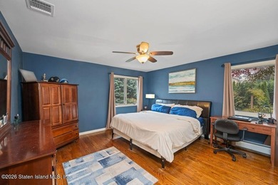 Luxury living at The Summit at Dongan Hills Colony. This - photo 38