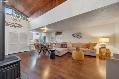 Welcome to your furnished, turnkey coastal retreat in the heart - photo 9