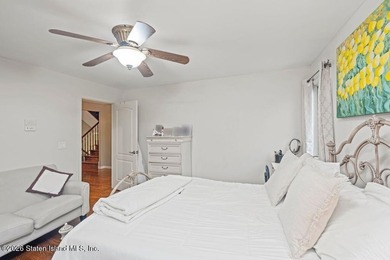 Luxury living at The Summit at Dongan Hills Colony. This - photo 41
