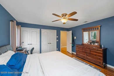 Luxury living at The Summit at Dongan Hills Colony. This - photo 43