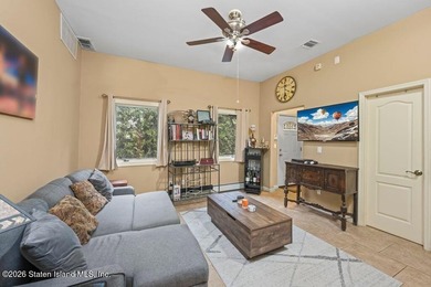 Luxury living at The Summit at Dongan Hills Colony. This - photo 47