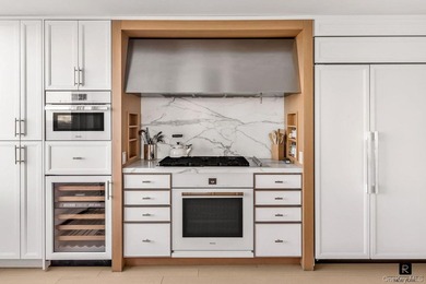 NOT TO BE MISSED:Stunning 4 bedroom 3.5 bath residence with - photo 4