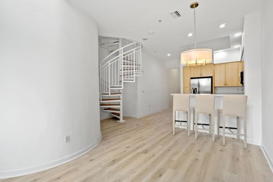 Fabulous Two-Story Boutique Loft Experience this exquisite - photo 4