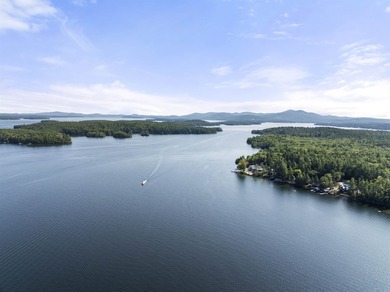 Lake Winnipesaukee Cottage with Deeded 24ft Boat Slip. Discover - photo 11