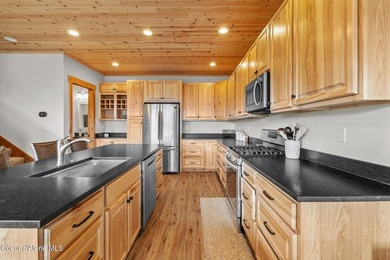 Fully furnished home at Schweitzer Mountain Resort! This 3 - photo 15