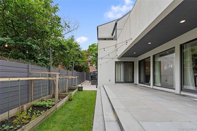 Set on an approximately 6,000 SF corner lot, this luxury - photo 21