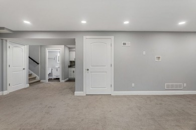 Welcome to 815 Cates Drive in Hunters Ridge. This thoughtfully - photo 43