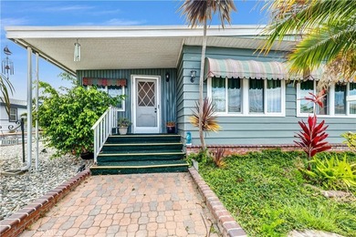 * *MOVE IN READY CORNER LOT WITH TIKI ROOM AND LARGE YARD.* - photo 6