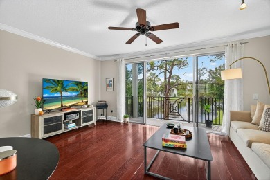 (private lake, pond, creek) Townhome/Townhouse For Sale in Vero Beach Florida