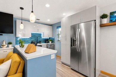 Beautifully remodeled 1BR/1.5BA condo in the desirable 55+ - photo 2