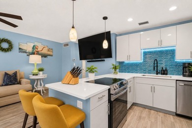 Beautifully remodeled 1BR/1.5BA condo in the desirable 55+ - photo 5