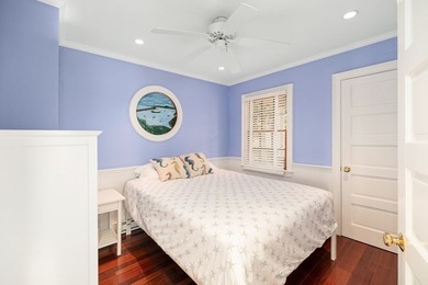 Presenting a rare waterfront Eastern Pt compound spanning 3 - photo 12