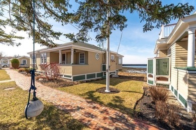 Presenting a rare waterfront Eastern Pt compound spanning 3 - photo 16