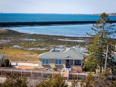 Presenting a rare waterfront Eastern Pt compound spanning 3 - photo 17
