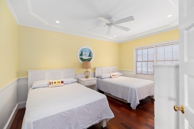 Presenting a rare waterfront Eastern Pt compound spanning 3 - photo 27