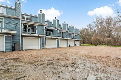 Location, Location ! Well maintained 2 bedroom, 1.5 bath - photo 28