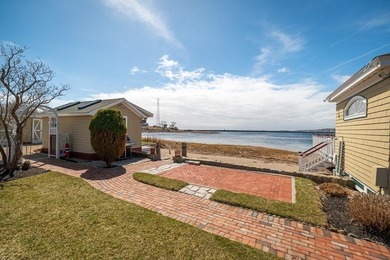 Presenting a rare waterfront Eastern Pt compound spanning 3 - photo 32