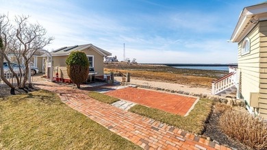 Presenting a rare waterfront Eastern Pt compound spanning 3 - photo 36