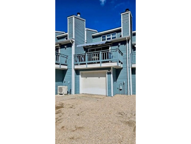 Location, Location ! Well maintained 2 bedroom, 1.5 bath - photo 37