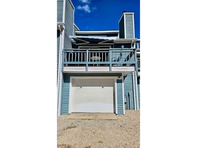 Location, Location ! Well maintained 2 bedroom, 1.5 bath - photo 38