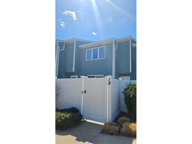 Location, Location ! Well maintained 2 bedroom, 1.5 bath - photo 40