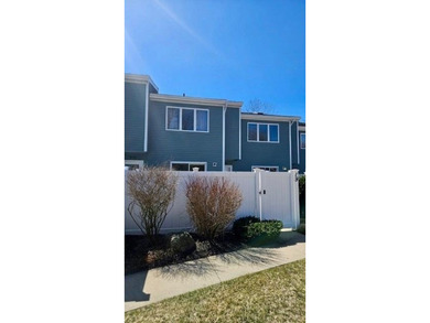 Location, Location ! Well maintained 2 bedroom, 1.5 bath - photo 41