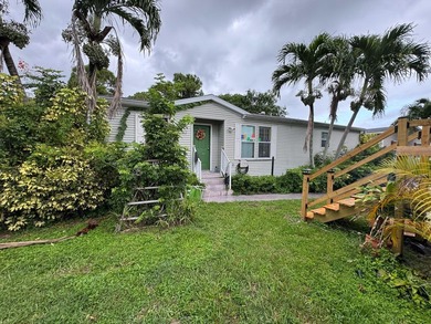 Charming mobile home featuring 3 bedrooms, 2 bathrooms, All age - photo 2