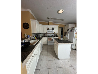 Charming mobile home featuring 3 bedrooms, 2 bathrooms, All age - photo 9