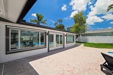 Discover the perfect blend of luxury, comfort, and waterfront - photo 3