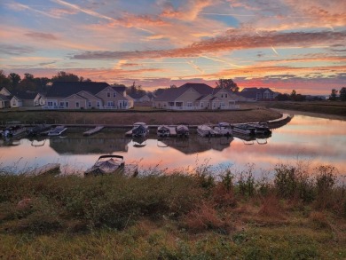 Lake Condo For Sale in Hebron, Ohio