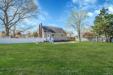 Beautiful Move-In Cape-Cod with Updated Kitchen With Lots Of - photo 17