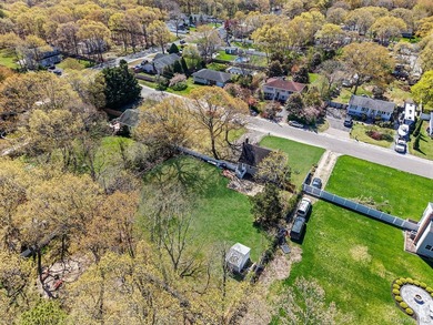 Beautiful Move-In Cape-Cod with Updated Kitchen With Lots Of - photo 20