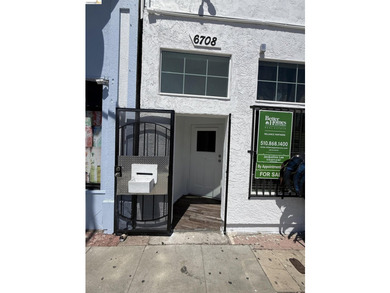 Great opportunity to own a mixed-use property with both - photo 8