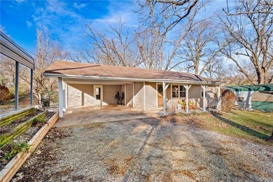Beaver Lake Home For Sale in Fayetteville Arkansas