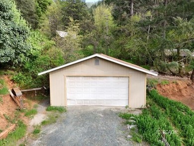 Just 5 miles from Weaverville and easy access to Hwy 299, this - photo 11